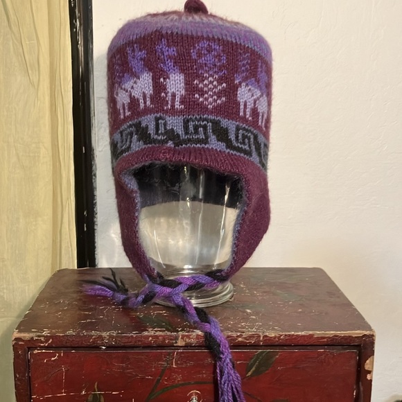 🌈 Reversible winter hat that covers the ears and has a Pom Pom on both sides!!! - Picture 3 of 8